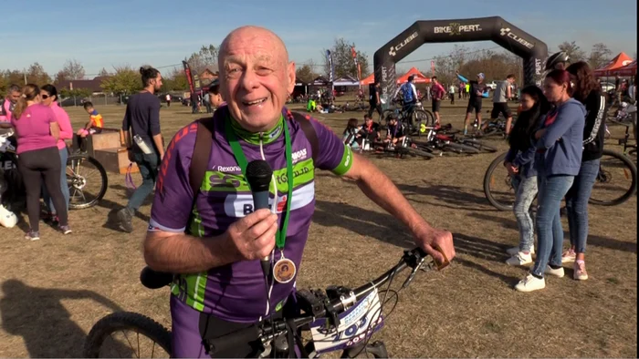 Un bătrânel de 73 ani a participat la cursă