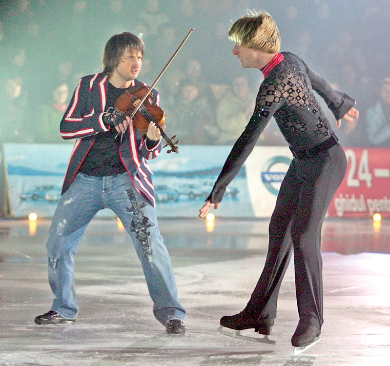 Evgeni Plushenko şi Edvin Marton ştiu să ridice publicul în picioare (foto: Mediafax)