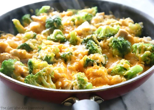 pui cu broccoli si orez in sos de branza jpeg