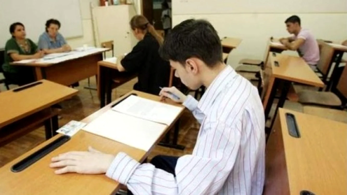 Simularea cu subiecte naționale va avea loc în condiții ca și cele de examen FOTO: arhiva