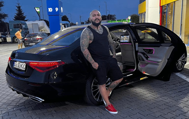 Cântărețul de manele Dani Mocanu, implicat într-o bătaie, la o benzinărie din Pitești VIDEO