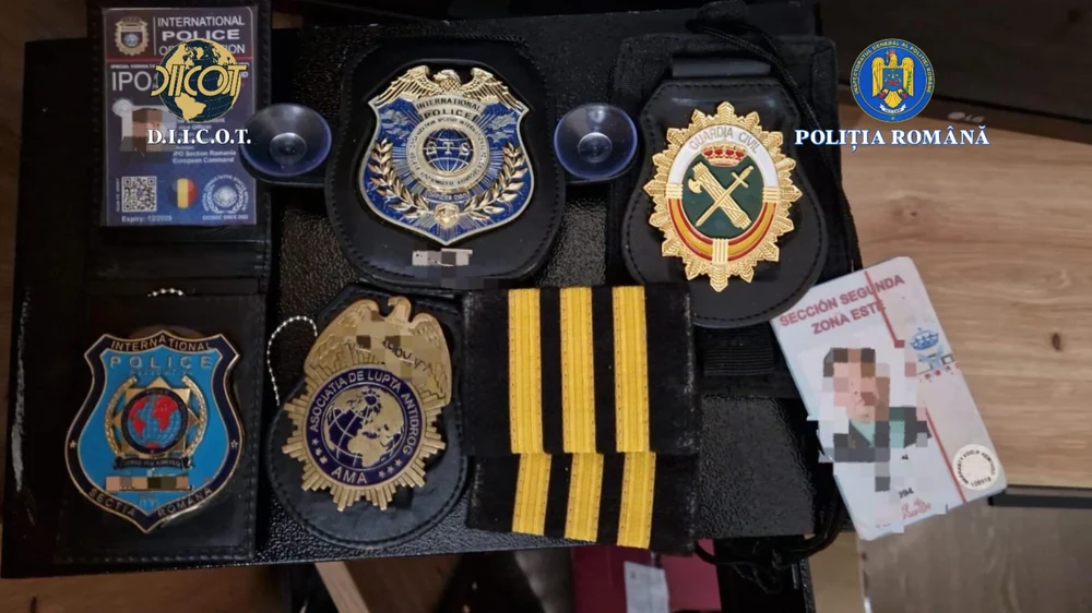 Percheziții într-un dosar halucinant. Un bărbat s-a dat drept „căpitan SRI”, a creat o structură paramilitară ilegală și a recrutat persoane