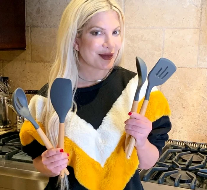 Tori Spelling a pregătit șosetele pentru cadouri, iar Moșul nu-i aduce nimic anul acesta soțului ei Dean McDermottfoto: Instagram
