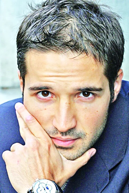 Tudy e cu 11 ani mai mic