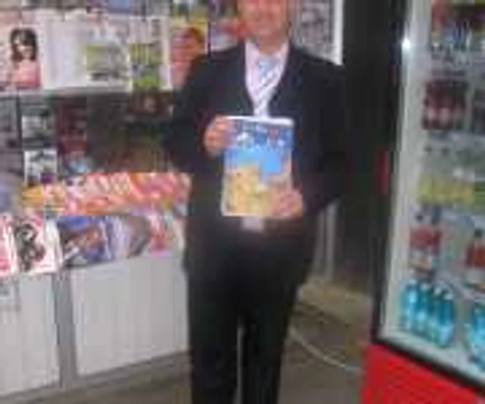 Mihai Papariga a cumpărat cartea pentru nepoţelul său de 5 ani