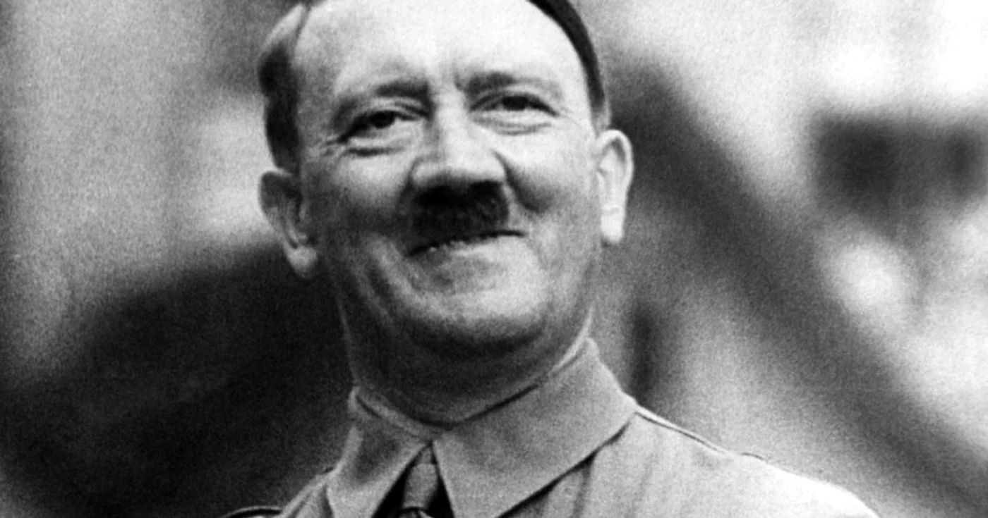 Adolf Hitler, cancelarul Germaniei între 1933 şi 1945, va rămâne pentru acest ev Monstrul prin excelenţă