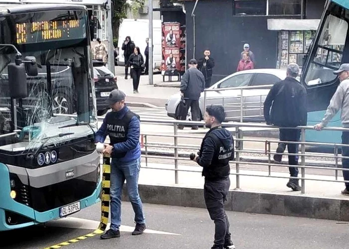 Trei persoane rănite pe trecerea de pietoni de un autobuz FOTO:FB