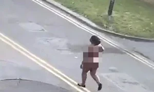 femeie goala pusca jpeg