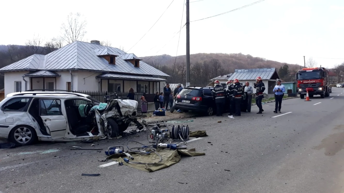 Imagini de la accidentul din Băile Govora cu 6 victime, dintre care una decedată, Foto: Adevărul