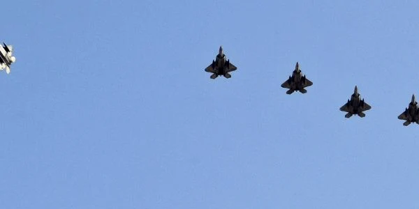 Avioane F22 americane trimise în Qatar FOTO US Air Force