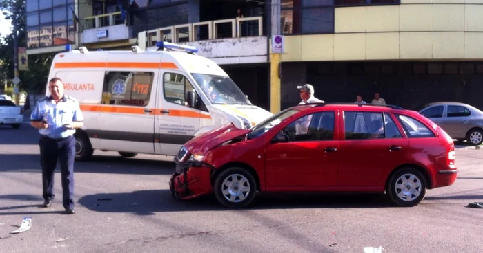 Accident în Constanţa cu motocicletă şi maşină