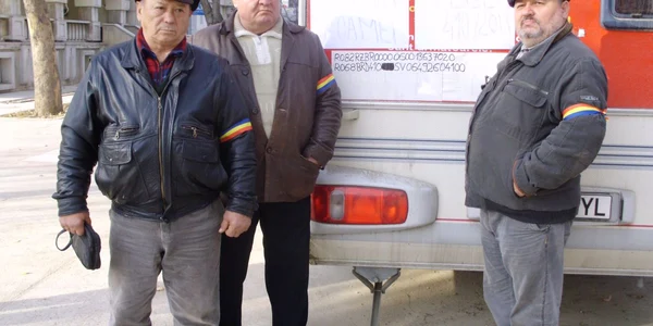 Trei dintre revoluționarii care fac greva foamei