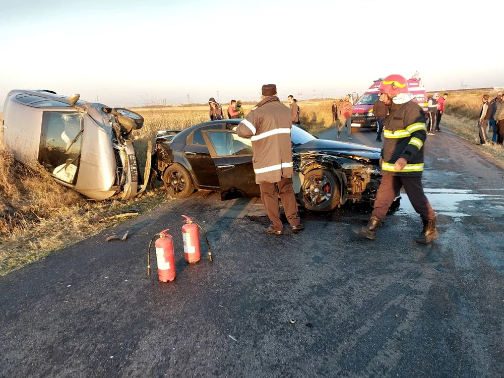 Trei maşini au fost aplicate în accident FOTO: Facebook/Info Trafic Slatina