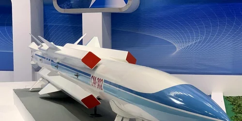 racheta chinezească CM 302 jpg