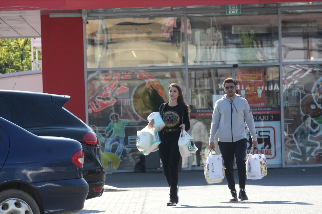 Adrian și Sandra Mutu, echipați pentru cumpărături