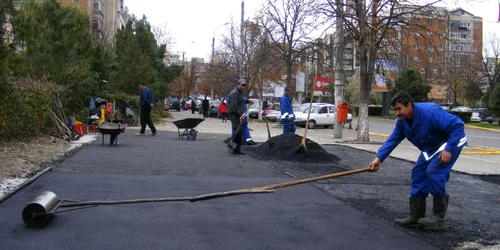 Marea asfaltare impune restricţii de circulaţie