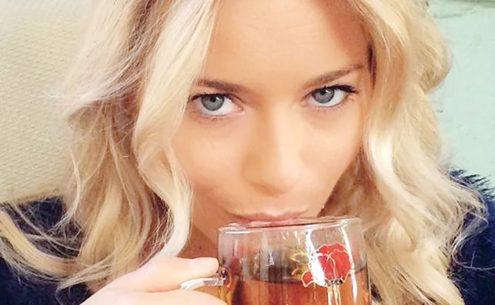 Laura Cosoi ştie să-şi facă tot felul de băuturi vitaminizante