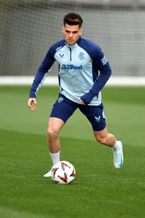 Poza cu Ianis Hagi, reprimit la un antrenament al primei echipe. FOTO: Rangers Football Club / X