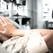 Femeie bolnava in spital - diagnostic - cancer - boala FOTO Shutterstock 