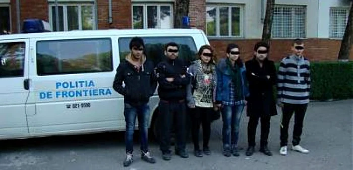 Emogranţi sirieni prinşi la graniţa cu România FOTO monitorulbt.ro