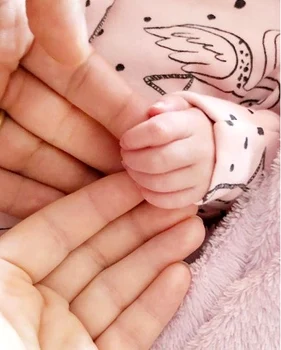 Laura Cosoi a nascut fetita jpeg