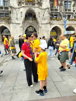 Fani Romania Foto Adevărul12 jpg