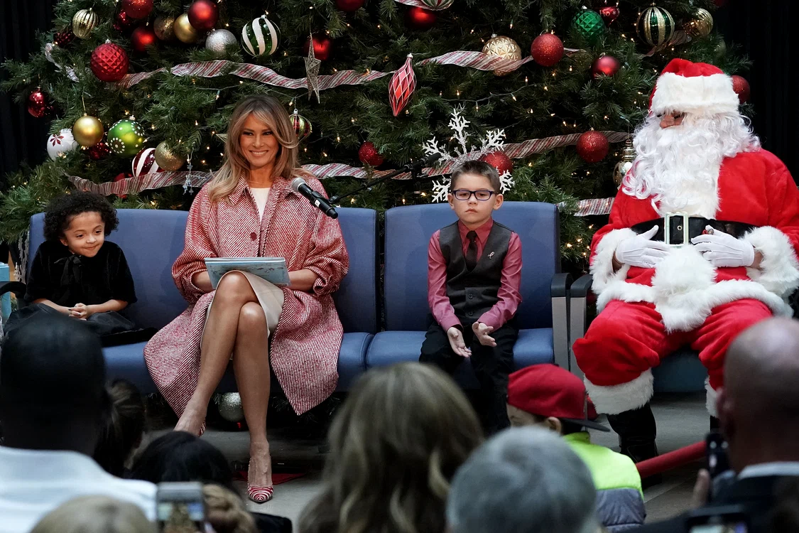 Melania Trump le-a citit copiilor de la Spitalul Național din Washington