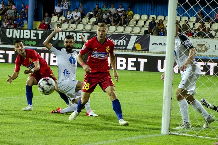 
    Jucătorii de la FCSB, depășiți total în deplasarea de la Mediaș  