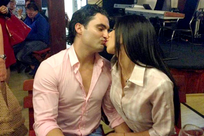 Pepe sărbătoreşte, sâmbătă, ziua soţiei sale, RalucaFoto: agentiadepresamondena.ro