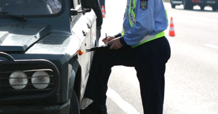 Craiova: Hoţi de piese auto au fost reţinuţi pe strada Împăratul Traian