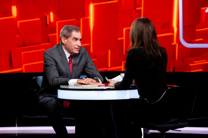 3 petre roman 40 de intrebari jpg jpeg