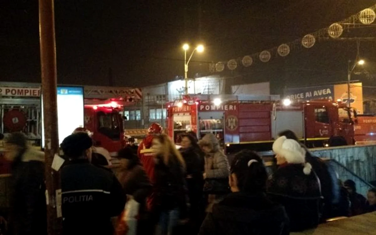 Călătorii au fost evacuaţi din staţia de metrou