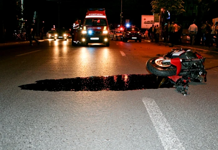 Accidentul a avut loc noaptea trecută pe bulevardul Decebal Sursa: Petreanu.ro