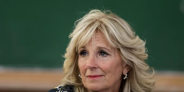 Carmen Iohannis şi Jill Biden în vizita la scoala Uruguay din Bucuresti FOTO Inquam Photos / Octav Ganea