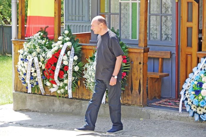 Traian Băsescu (63 de ani) a venit de joi la Suceava pentru a se ocupa de funeraliiFotografii: sandrinio neagu, mediafax