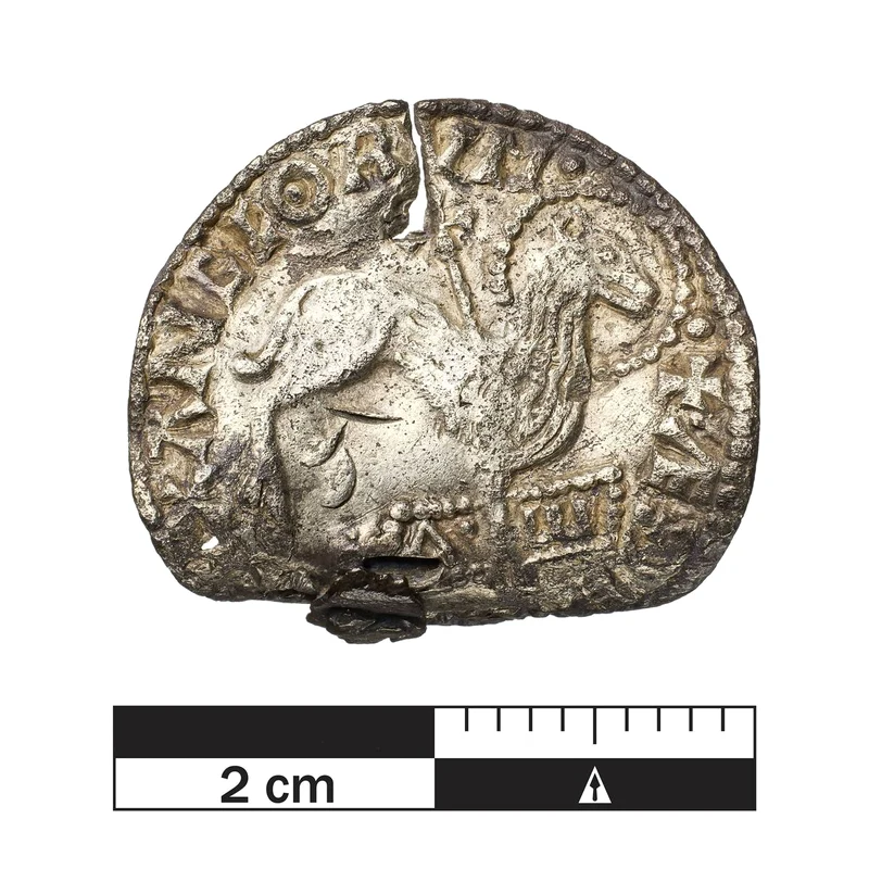 Monede „Mielul lui Dumnezeu”, descoperite în Danemarca (© Søren Greve și John Engedahl Nissen / Nationalmuseet) 