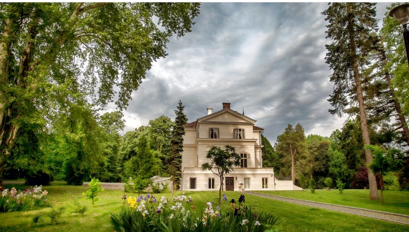 Castelul Regal de la Săvârșin are o grădină impresionantă  FOTO arhivă Famila Regală 