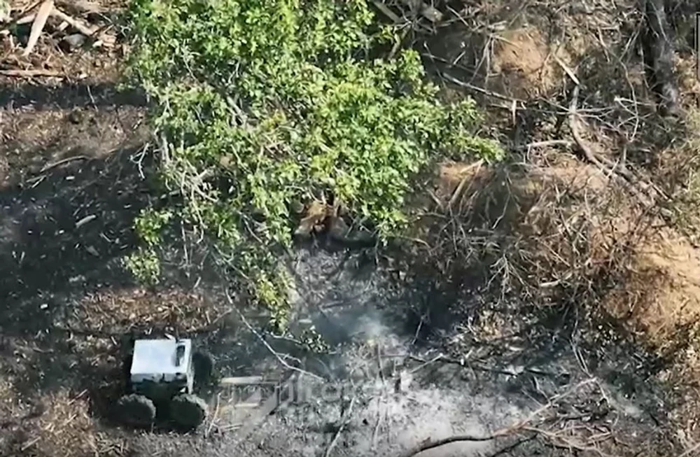 Ucrainenii au „păcălit” ceața cu roboți tereștri. Brigada 93 povestește cum a oprit avansul rusesc când dronele nu mai vedeau nimic