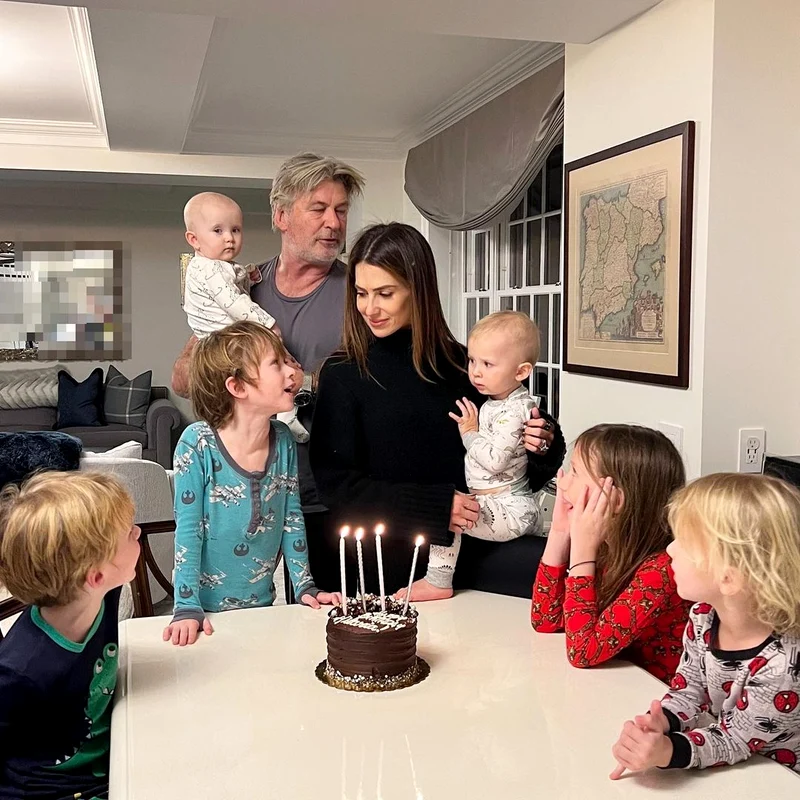 3 hilaria baldwin este insarcinata jpg jpeg