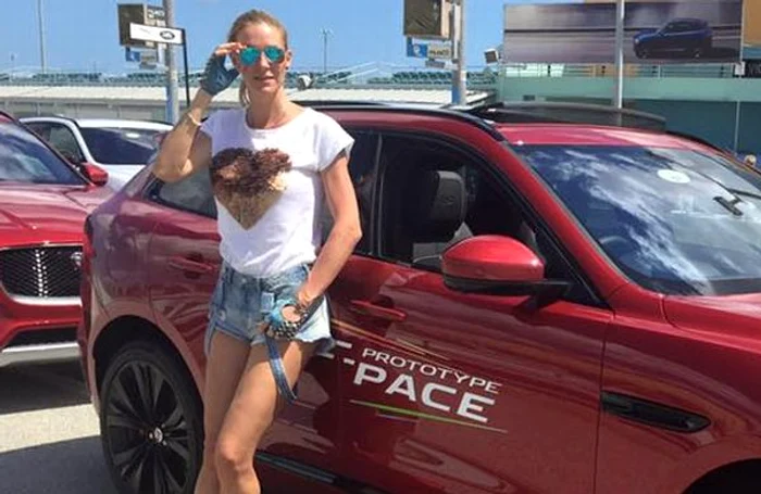 
    Roxana Ciuhulescu a participat la cursă de maşinifoto: arhiva personală  