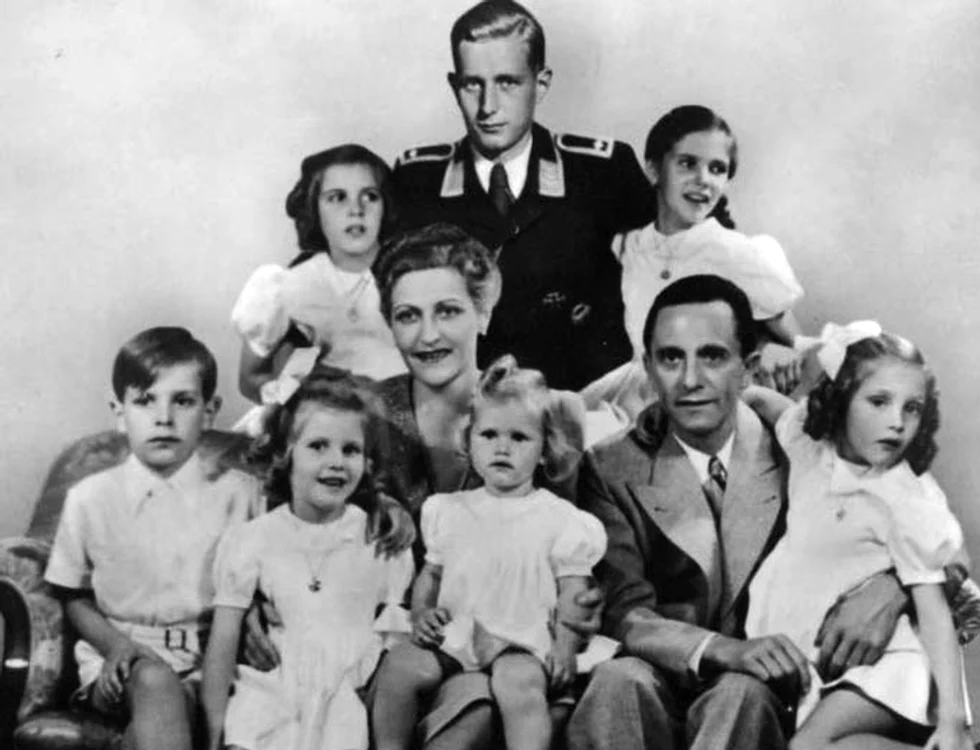 Joseph Goebbels in mijlocul familiei jpg jpeg