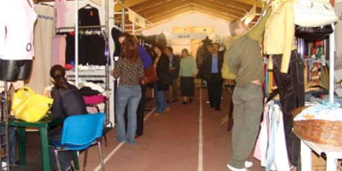 Bacău: Sesiune de shopping la Central Plazza