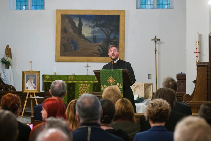 Margareta și Principele Radu, oaspeții Bisericii Anglicane din București, Foto Daniel Angelescu 3 jpg