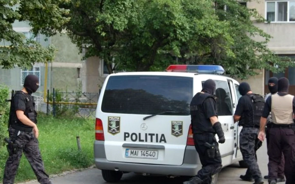 Percheziţiile s-au desfăşurat în 10 locaţii din Alba Iulia şi una din Oradea