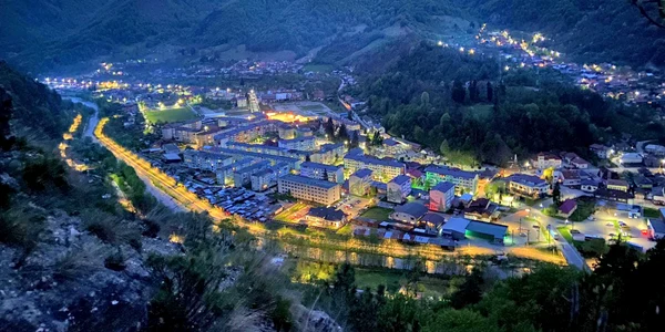Panoramă asupra stațiunii montane Brezoi de pe Valea Lotrului din Vâlcea Foto Gheorghe Nicolae