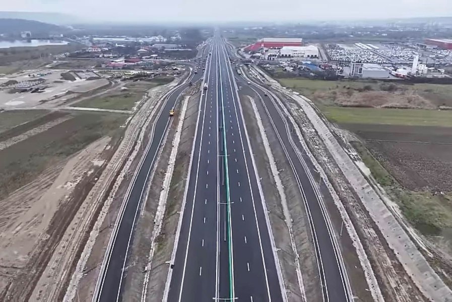 Primul tronson al autostrăzii A1 între Curtea de Argeş și Piteşti se va deschide cu opt luni mai devreme față de termenul inițial