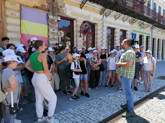 Copiii ARC Botoșani. Vizită în centrul istoric FOTO CNPIT Botoșani