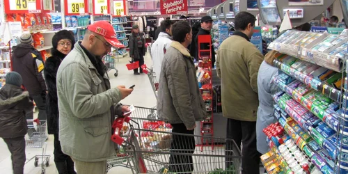 Ploieştenii îşi fac provizii pentru masa de Crăciun