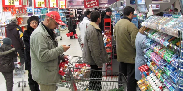 Ploieştenii îşi fac provizii pentru masa de Crăciun