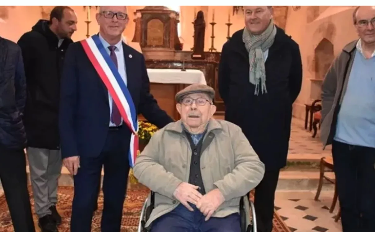 Raymond Landy a donat 1 milion de euro pentru a salva biserica locală FOTO @SirenesFR/X Sursa Mirror